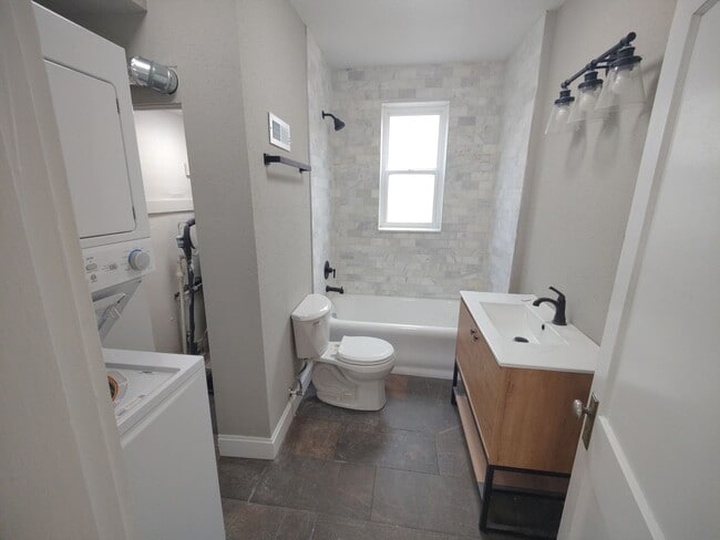 Building Photo - Modern Rehab in Prime Richmond Heights Location | New Appliances + W/D Unit 1173-A