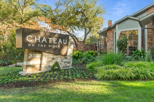 Chateau on the River Apartments