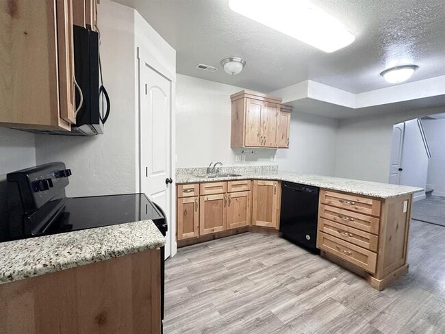 Photo - 483 N 2650 W