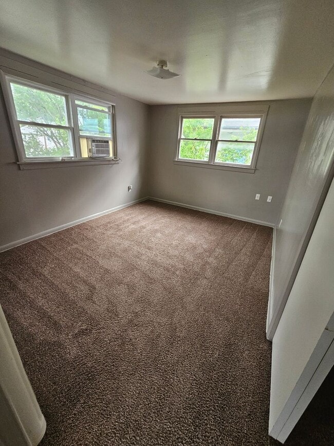 127 E 10th St Unit 3