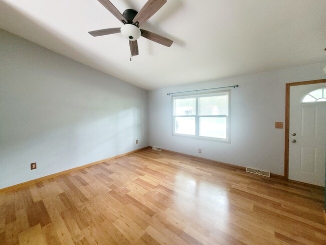 Photo - 5109 Primrose Ave SE