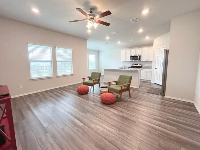 Photo - 2824 Gilchrist Dr