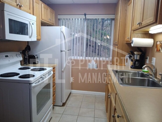 Photo - Fantastic Furnished 1 Bedroom Cond