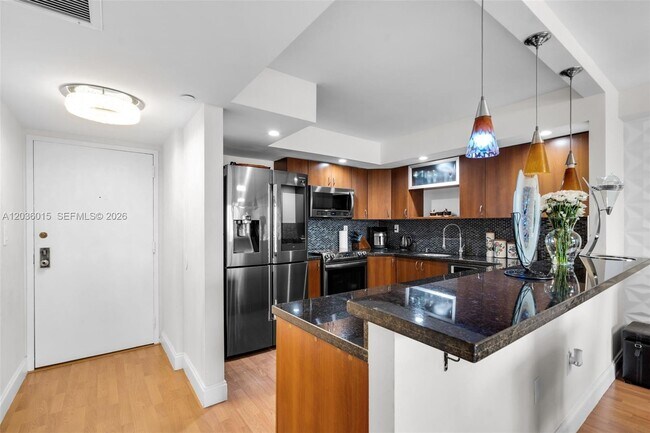 Photo - 18151 NE 31st Ct Unidad PH205