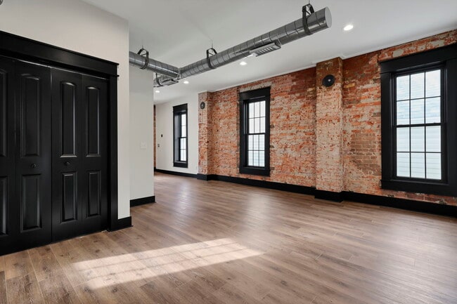 Photo - 532 N Columbus St