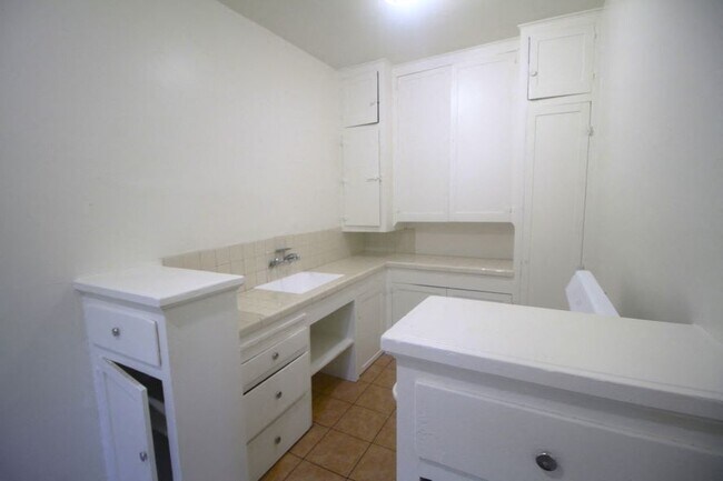 Photo - 1152 Broad Ave.