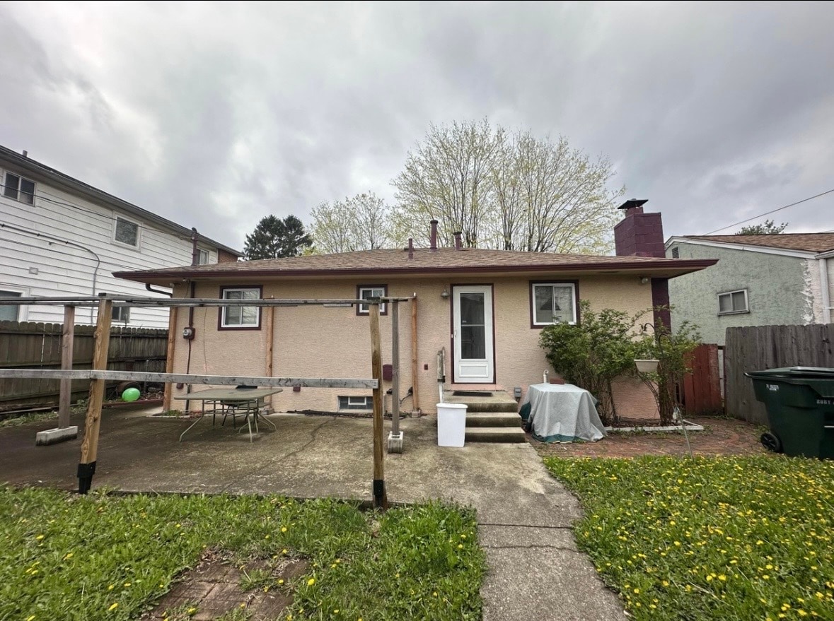 Photo - 892 Ruby Ave