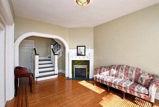 Photo - 319 W Lee St Unit 2