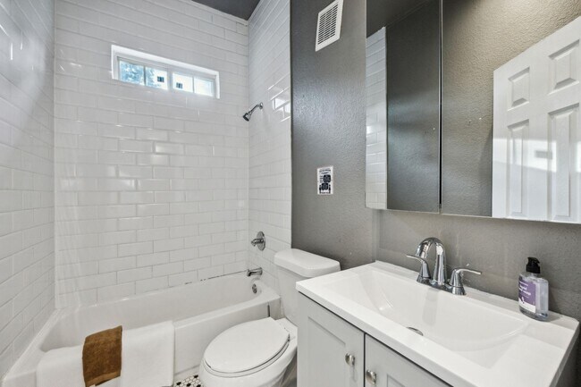 Photo - 605 S Oak Cliff Blvd Unit 2