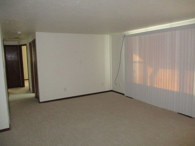 3422 N Sheridan Ave