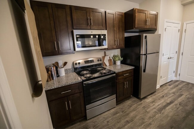 Building Photo - District Vue Rental