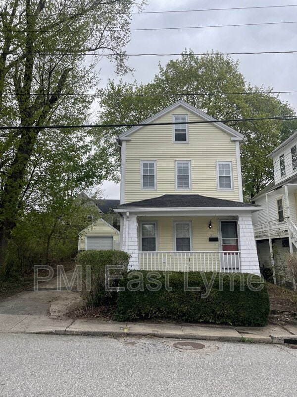 Photo - 253 Yantic St