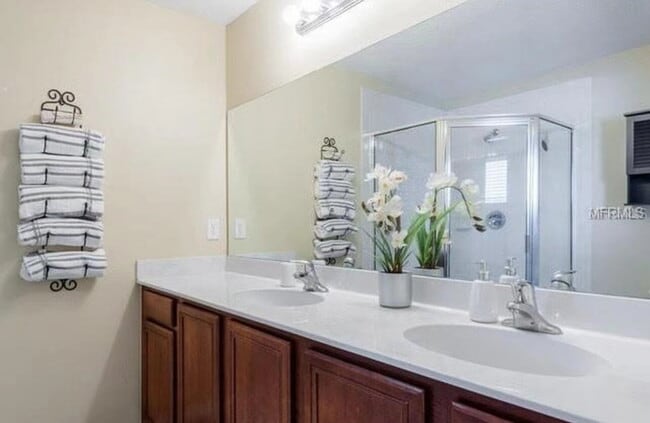 Photo - 2 Community Pools • 3-Bed Townhome • Gated Community • Modern Kitchen • Prime New Tampa Location