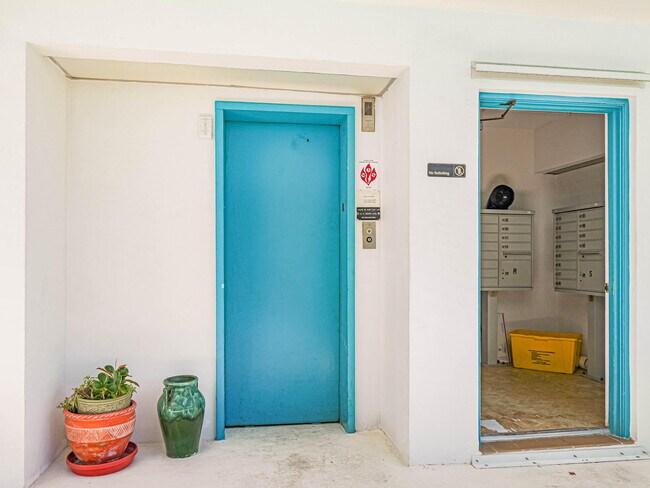 Photo - 37 Yacht Club Dr Unit 310