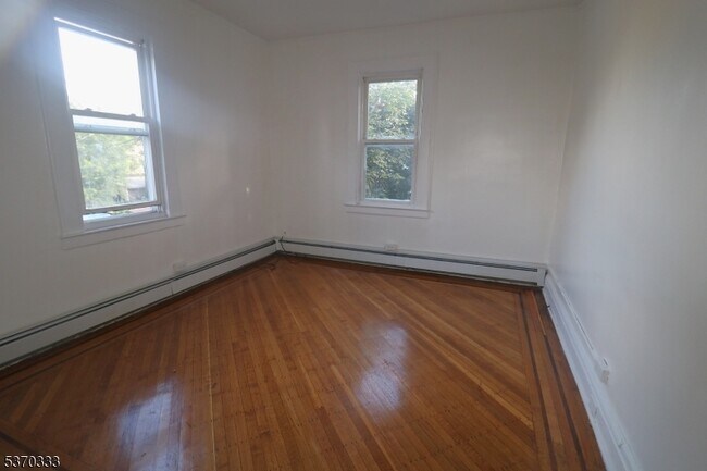 Photo - 176 Shephard Ave Unidad 2