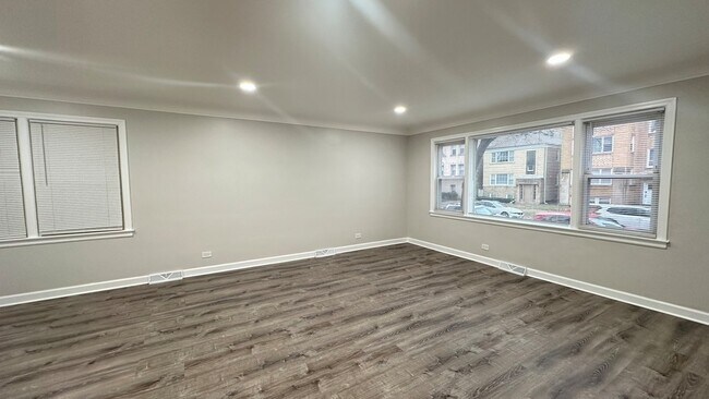 Photo - 5715 N Spaulding Ave Unit 1