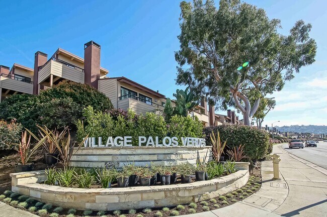 Photo - REMODELED, SPACIOUS & BRIGHT OCEAN-FACING CONDO IN BEAUTIFUL COMPLEX PERCHED ABOVE HOLLYWOOD RIVI...