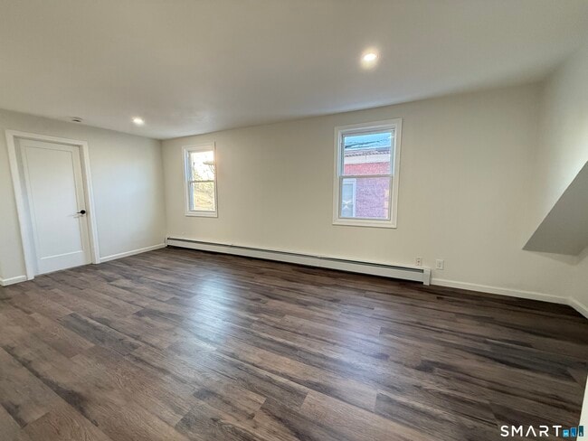 Photo - 53 Mahl Ave Unit 3