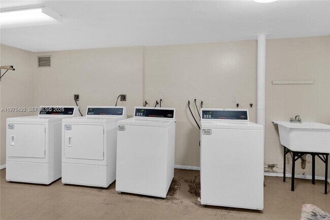 Photo - 1351 NE Miami Gardens Dr Unit 1615E