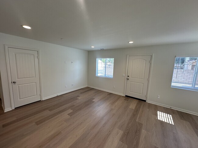 Photo - 2267 Chestnut St Casa