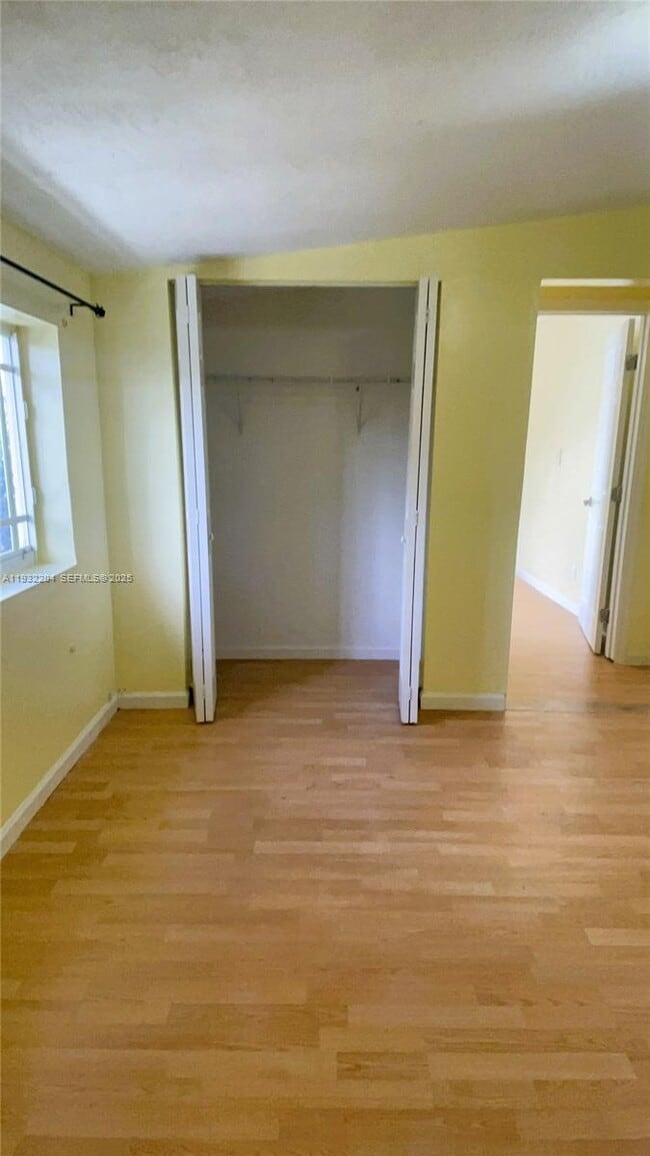 Photo - 3715 NW 194th St Unidad -