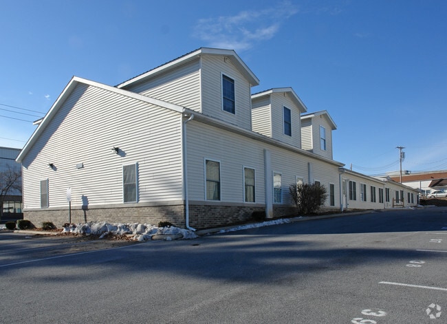 Building Photo - 127 N. Sparks St. Rental