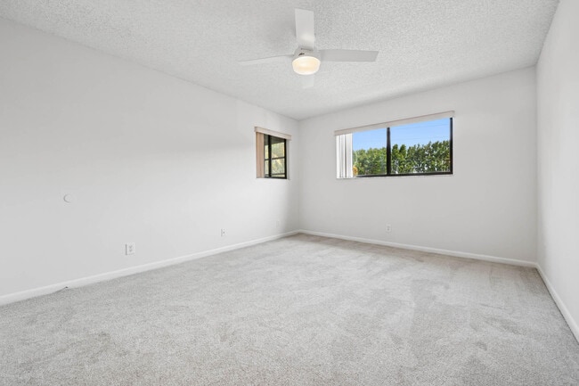 Photo - 15450 Pembridge Dr Unit 192