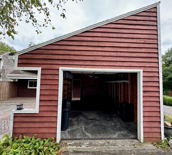 One car garage - 113 Penny Ln