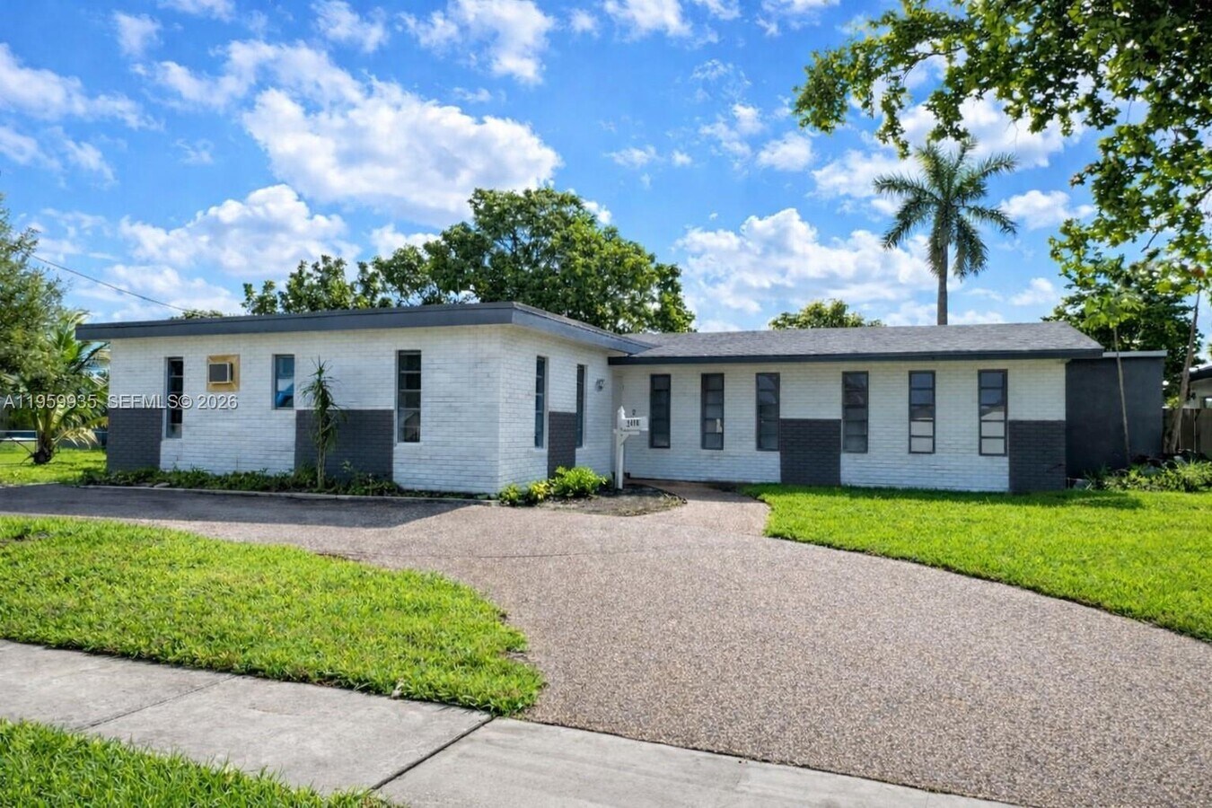 Photo - 2450 NW 85th Ave Unidad A