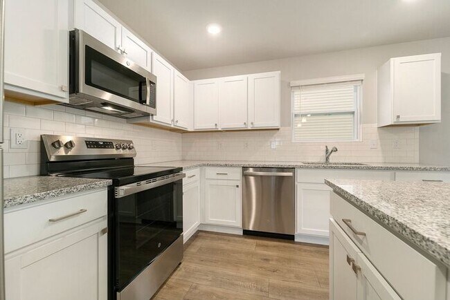 Photo - 2208 Macatawa Ln