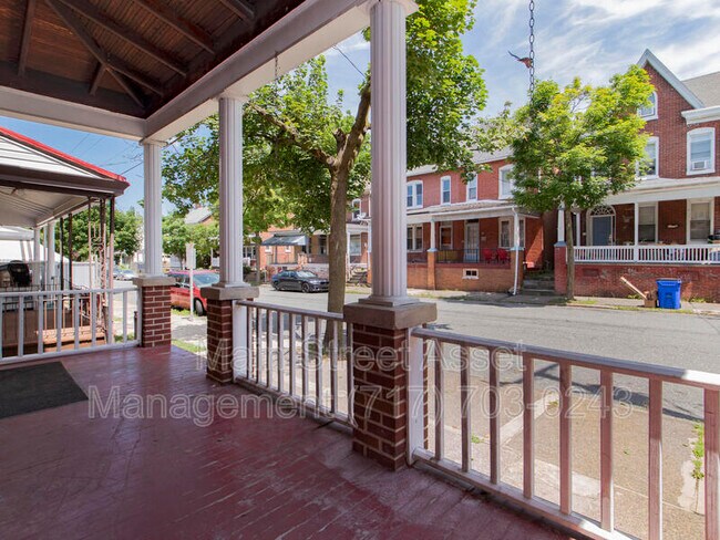 Photo - 14 W 3rd St Unit 3