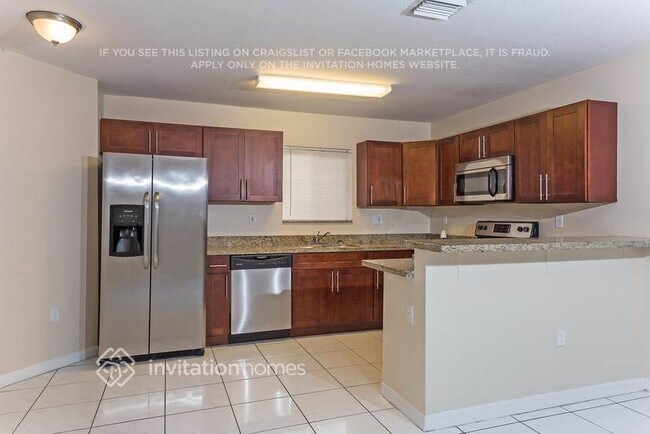 Photo - 18001 SW 139th Path