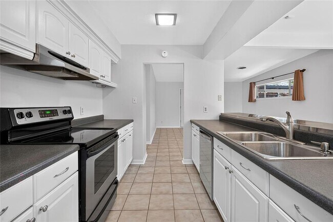 Photo - 2412 S 5th St
