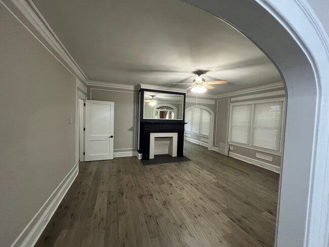 Photo - 239 Spring St SW