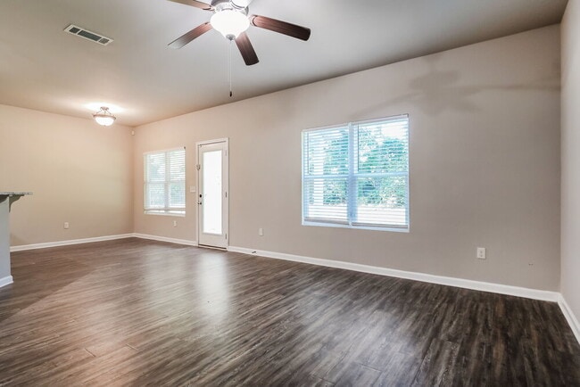 Photo - 1871 Simmons Ln