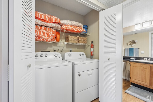 Sail - 2BR, 2BA - 884SF - In-Unit Laundry