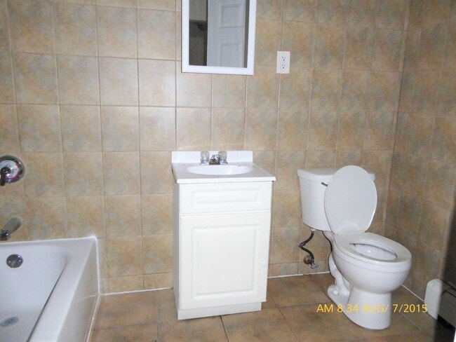 Photo - 2471 Belmont Ave Unit APT #3