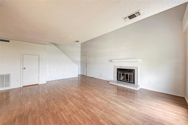 Building Photo - 2401 Leon St Unit 300