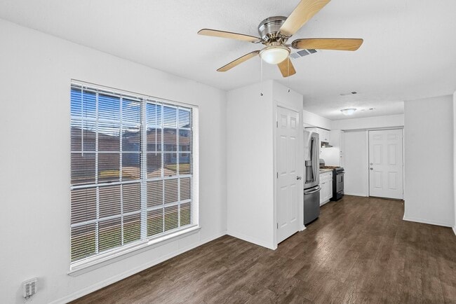 Photo - 1430 E 32nd 1/2 St