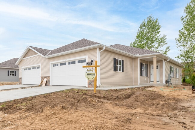 Building Photo - 1310 Daisy Dr Unit 1310