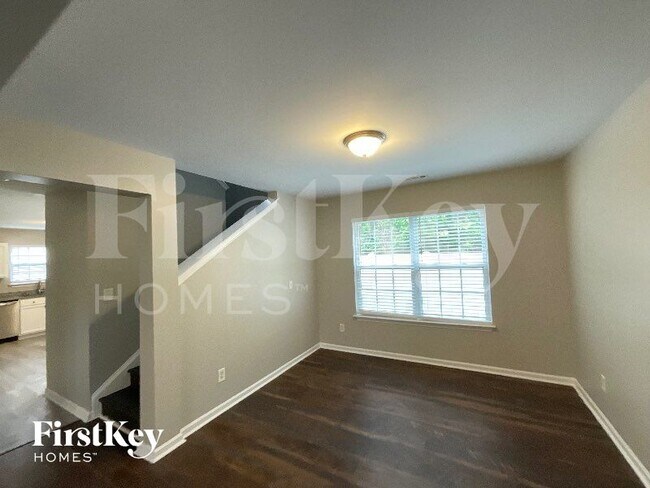 Photo - 546 River View Dr
