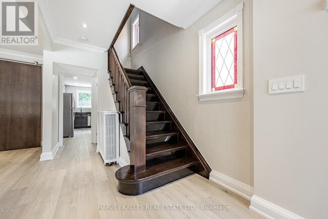 Photo - 1836 Bathurst St