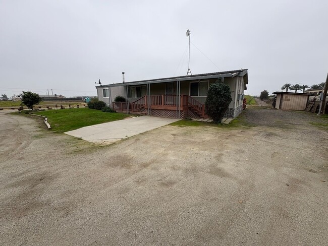 Building Photo - Pleasant Country Home Available Now!