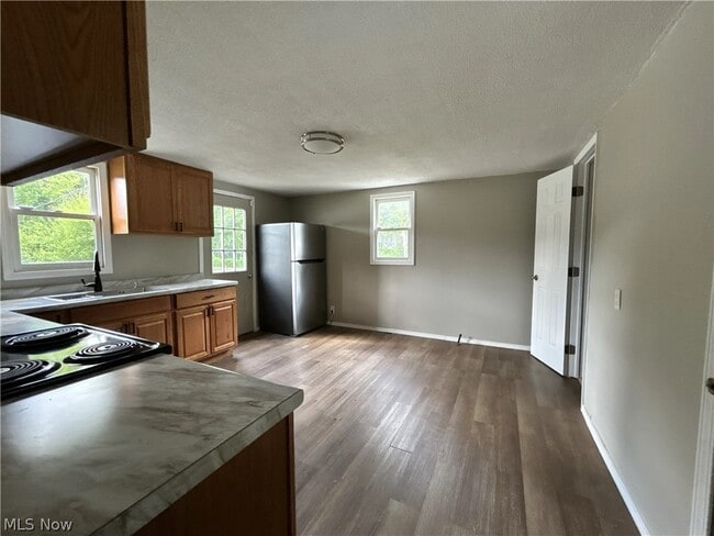 Photo - 2370 W 23rd St