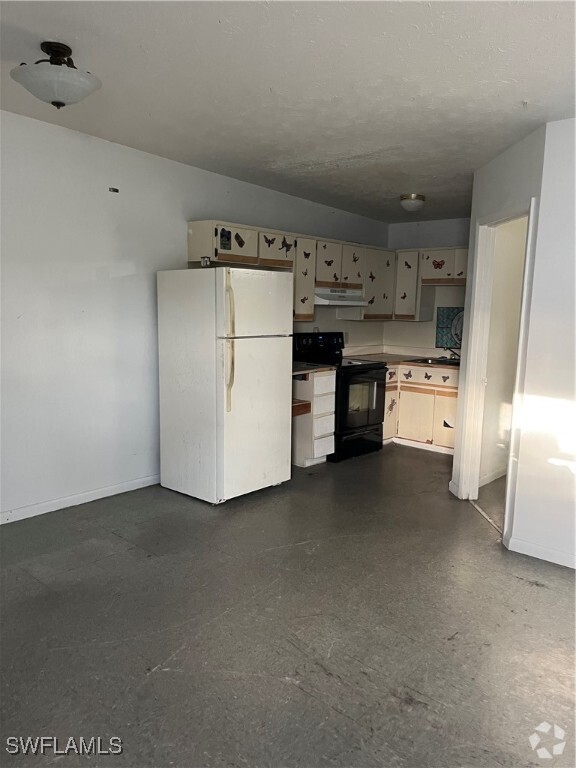Building Photo - 839 E Alverdez Ave Rental
