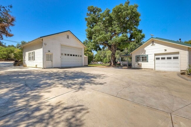Photo - 22242 Little Klondike Rd