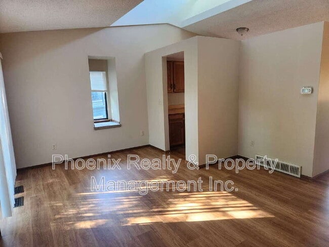 Photo - 146 Lois Dr
