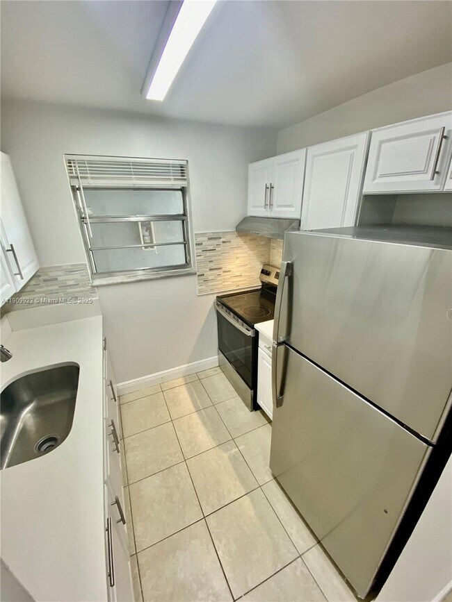 Photo - 400 NE 1st St Unit 215