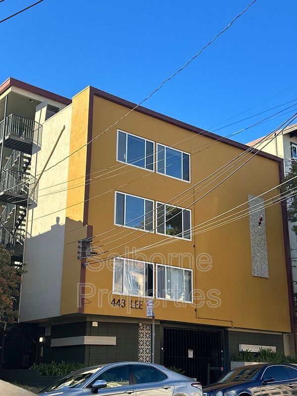 Photo - 443 Lee St