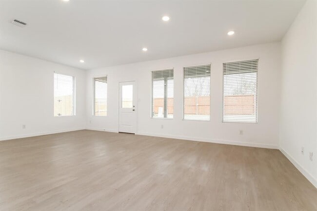 Photo - 1908 Ponderosa Pne Ln